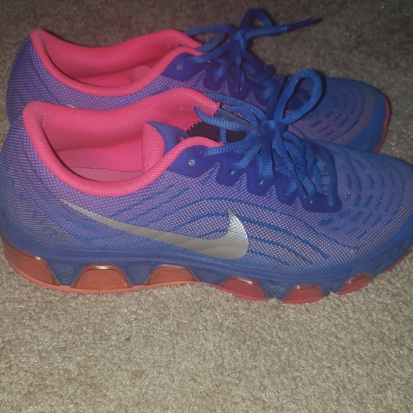 Nike Shoes - Nike Tailwind 6 women's shoes